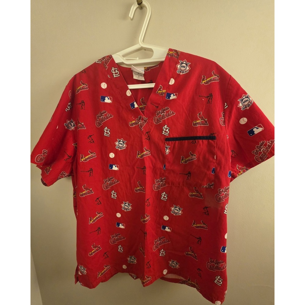 St Louis Cardinals MLB Scrub Top Size M Red All Over Print Baseball Nurse